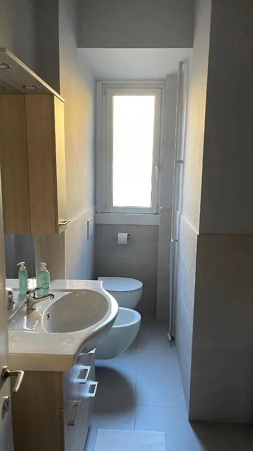 Stilish Apartment Few Steps From The Underground Milan 0*,